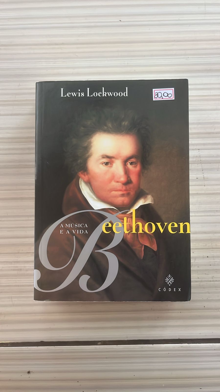 Capa do livro Beethoven: A Música e a Vida, de Lewis Lockwood